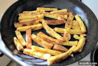 French Toast Chips: Turn Bread Crusts into Crispy Bites