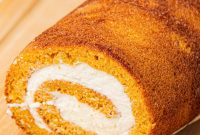 Classic Pumpkin Roll with Cream Cheese Filling