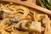 Creamy Garlic Mushroom Chicken Skillet