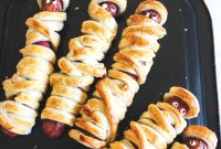 How to Make Mummy Hot Dogs for Halloween