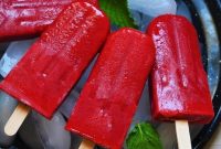5-Minute Strawberry Popsicles Recipe