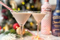 How to Make a Chocolate Peppermint Martini