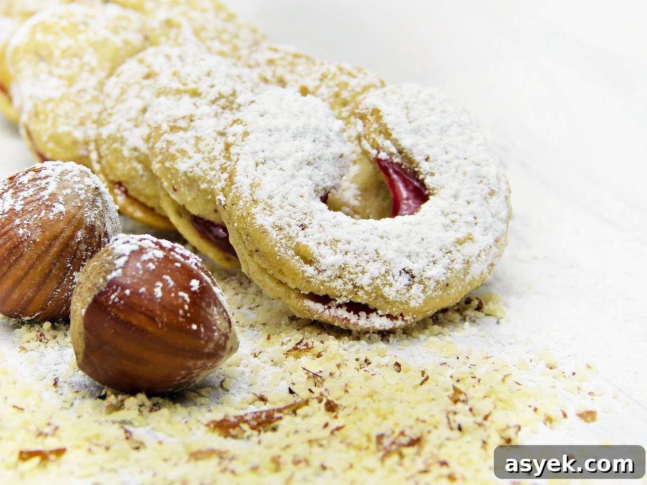 Almond Flour Substitutes: 10 Alternatives and How to Use Them 13 almond cookies