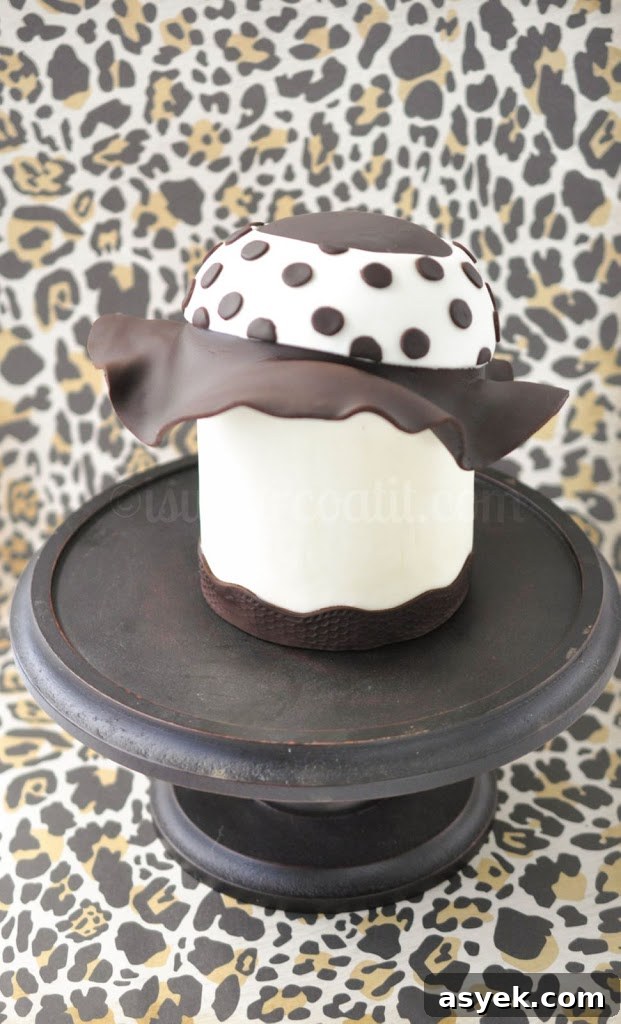 Mini Hat Cake by I Sugar Coat It