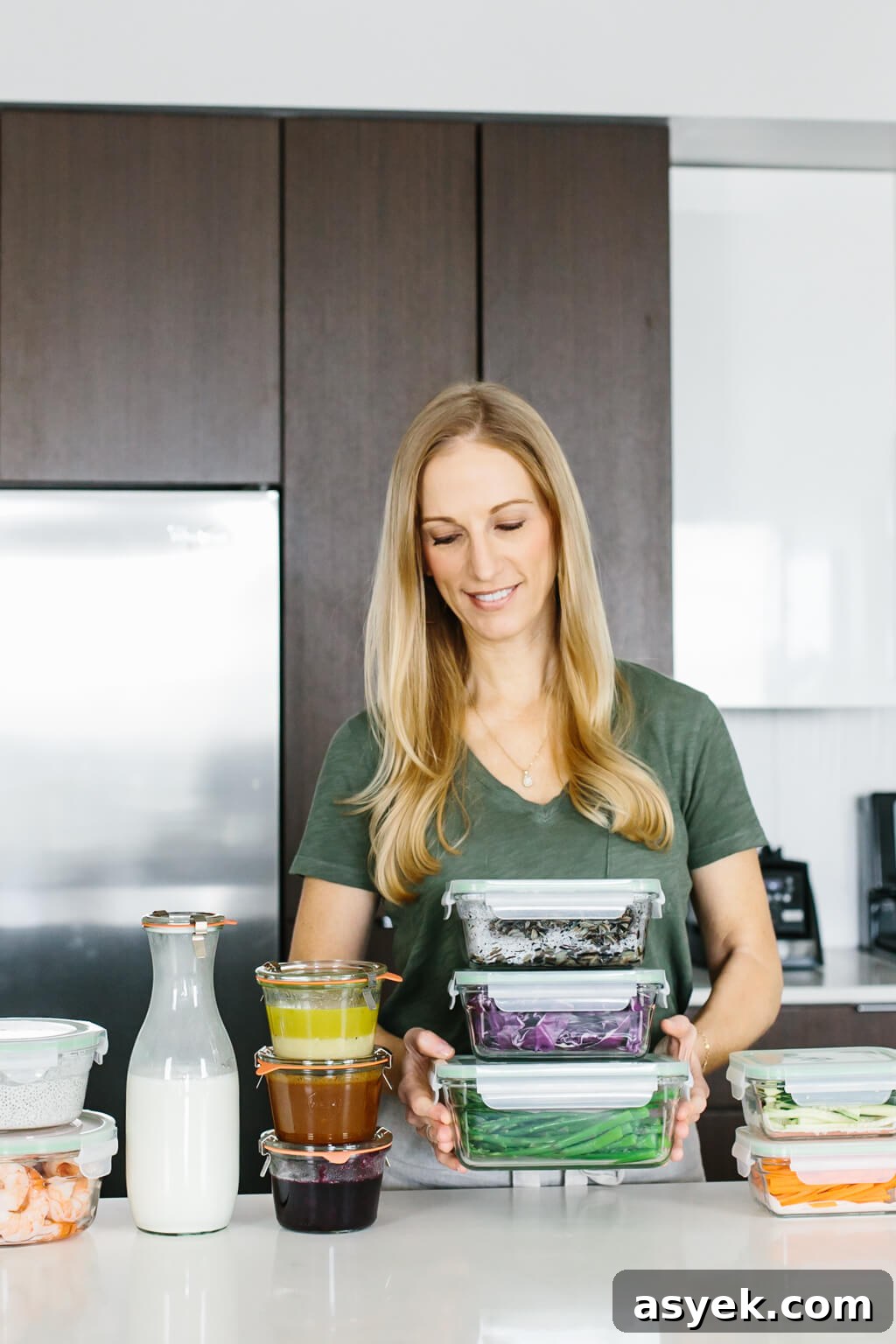 Take advantage of fresh, seasonal produce in this healthy meal prep for spring guide. With 11 ingredients meal prepped you can make a variety of healthy recipes.
