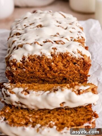Pumpkin bread with streusel