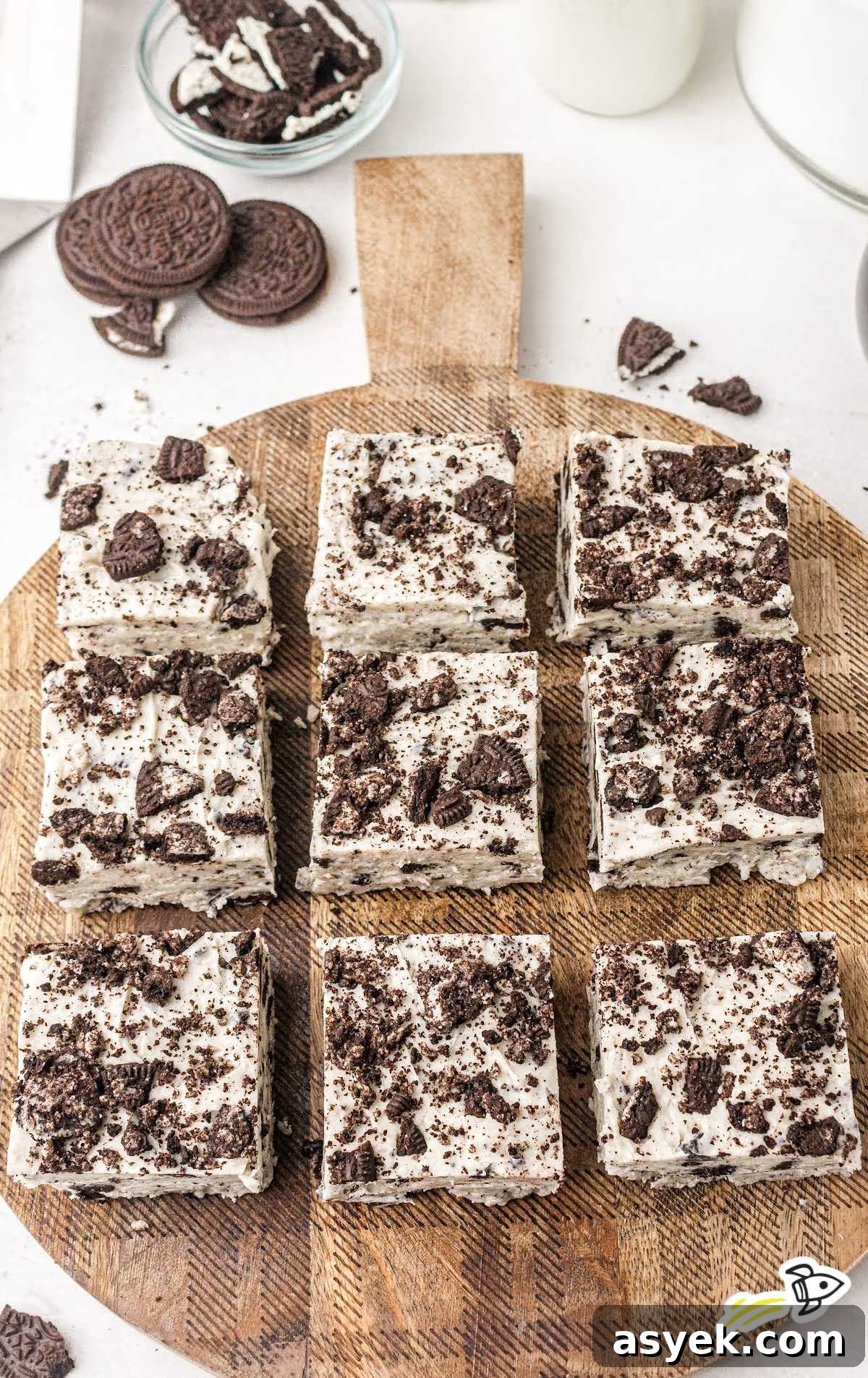No-Bake Oreo Fudge Recipe 8 oreo fudge on a wooden board