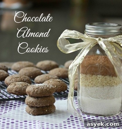 27 Better-for-You Cookie Swap Recipes: Cookies, Brownies & Bars 3 27 Healthier Cookie Swap Cookies, Brownies & Bars via Lizshealthytable.com #cookieswap