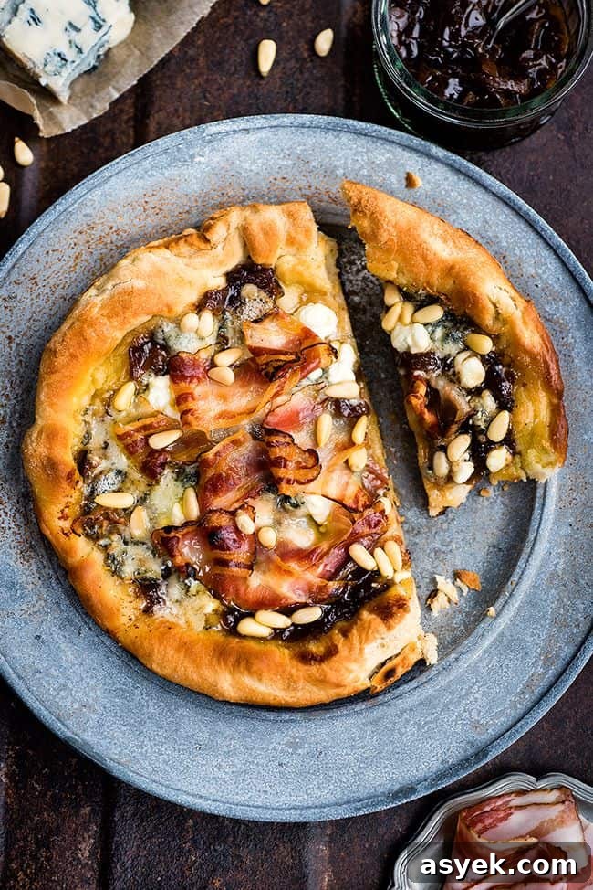 Blue cheese and pancetta skillet pizza with onion chutney
